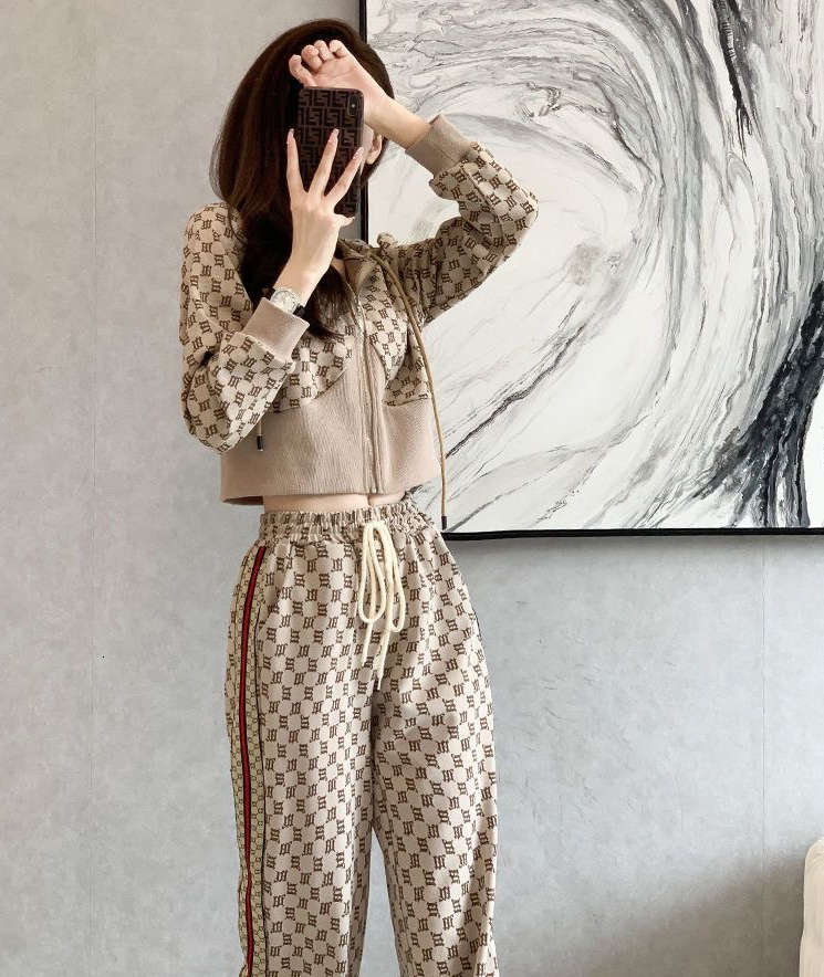 2026 Designer Set Luxury Fashion Geometric Printed Sports Top Summer Versatile Lightweight Women's Zipper Hoodie Loose Casual Pants Two Piece Set