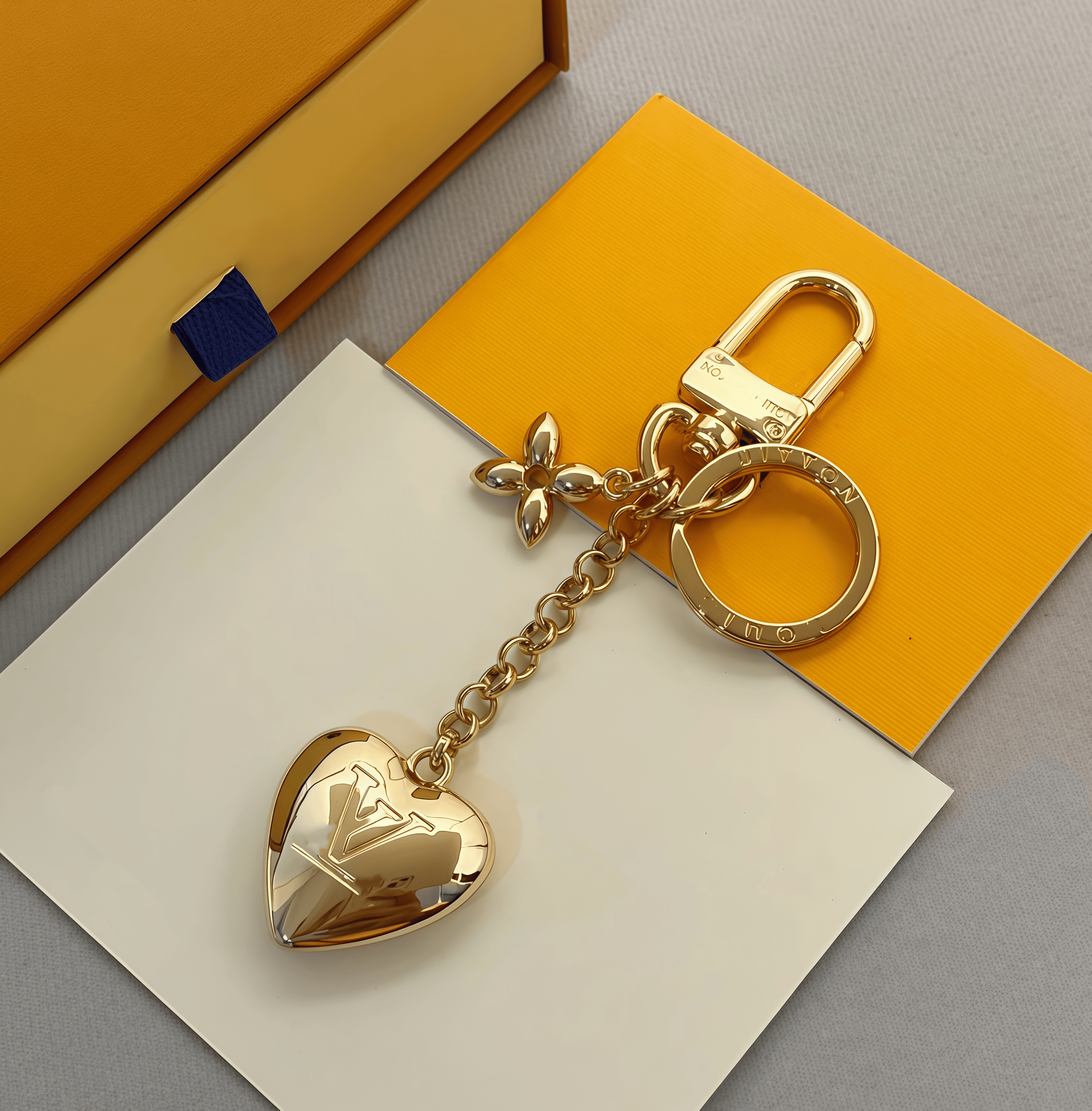 Brand Designer Keychain Flower Bag Charm For Women Luxury Breeze Keychain Gold Color Designers Keyring Clover Pendant Purse Charm gift M016