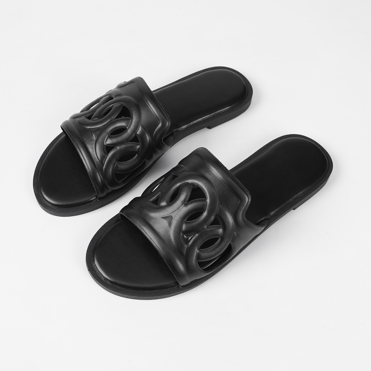 2026 Summer New Fashion Trend Luxury Designer Sandals Outdoor Home Casual Flat Slippers Beach Shoes for Women