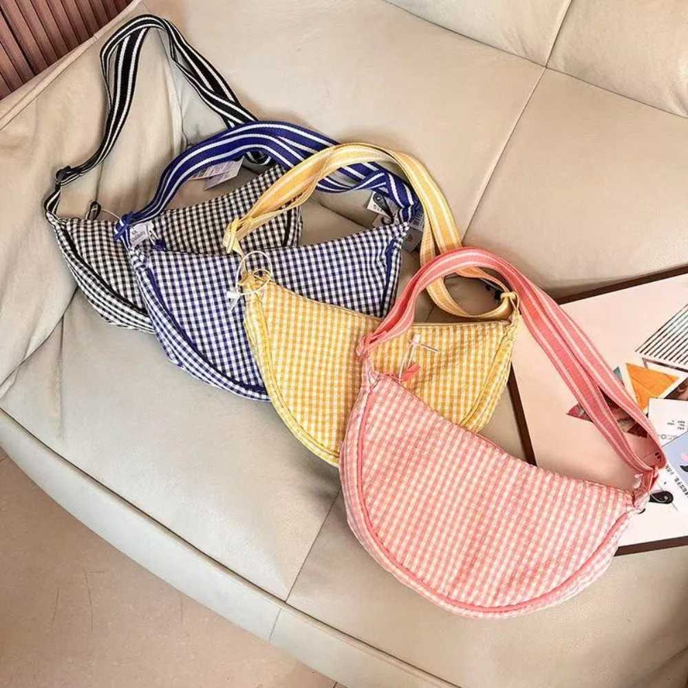 Fashion Canvas Plaid Hobos Crossbody Bag for Women Shoulder Bag Half Moon Chest Bags Tote Lady Travel Shopper Bag Female Purses C260406