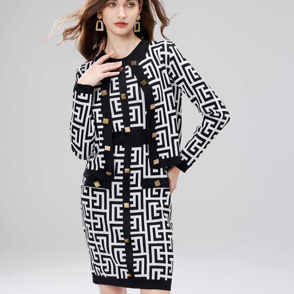 2026 Designer Set Luxury Slim Fit High Waist Color Blocked Dress Fashionable Single Breasted Striped Cardigan Basic Women's Two-piece Set Busines