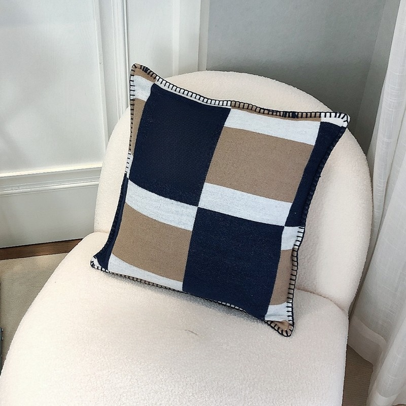 Designer Pillow Case Luxury Brand Pillow Cashmere Pillow Sofa Cushion Pillow Letter Pillow Case Light Luxury Sleeping Sofa Pillows