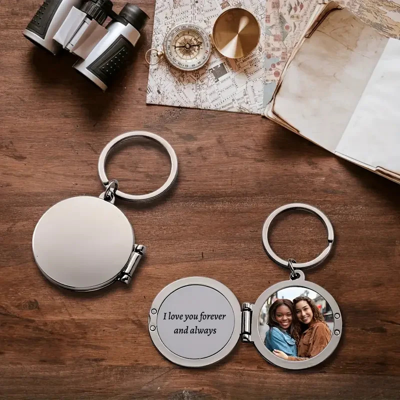 Personalised keychain with double-sided printed patterns and text suitable as a personalised gift for family friends couples 260403BJ