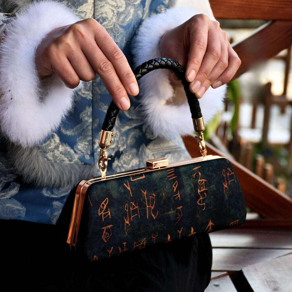 Versailles Box Intangible Cultural Heritage Original Embroidery Song Brocade Xiangyun Silk Handmade Experience Clasp Bag DIY Material Kit SENYY