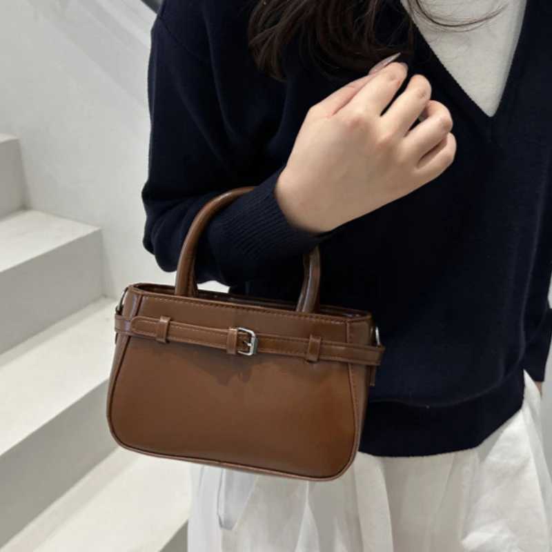 New Handbag for Girls Trendy and Fashionable Korean Version Small Square Bag Versatile Texture Casual Shoulder Crossbody Bags C260406