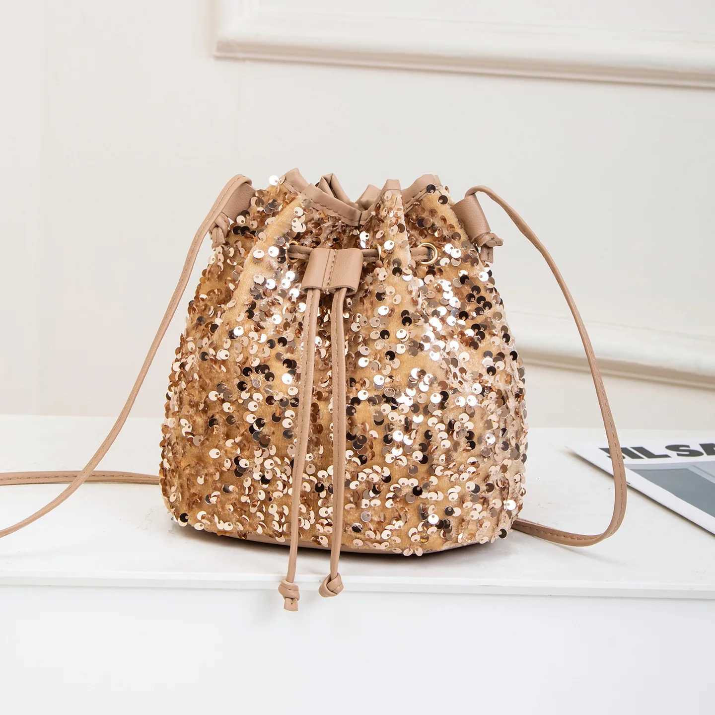 New Chic Multicolor Sequin Shing Shoulder Bag Fashion Versatile Handbag Drawstring Bucket Bag Large Capacity Wallet Purse Bags C260406