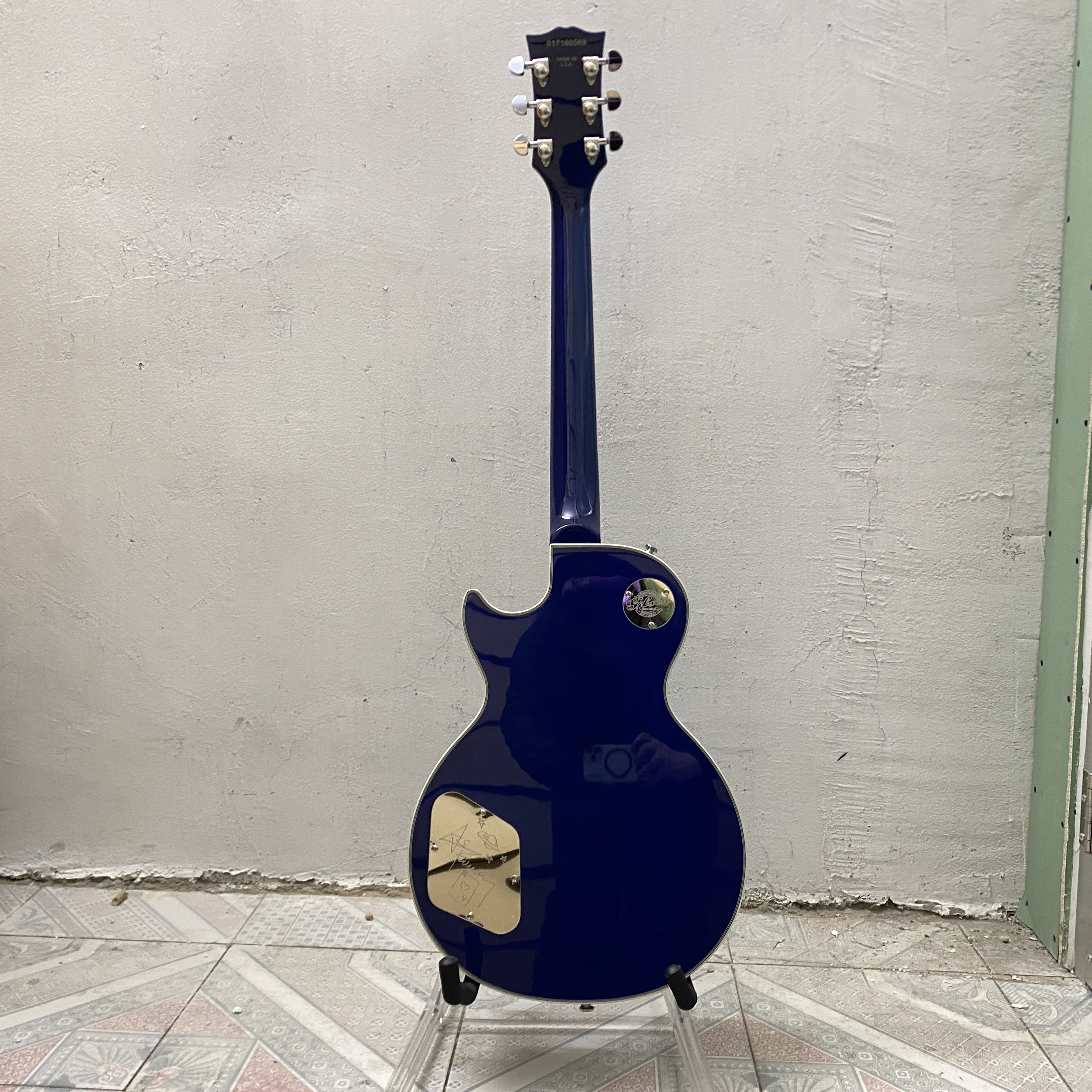 22 frets electric guitar, flame maple veneer, solid mahogany body, HH pickups, rosewood fretboard, 6 strings