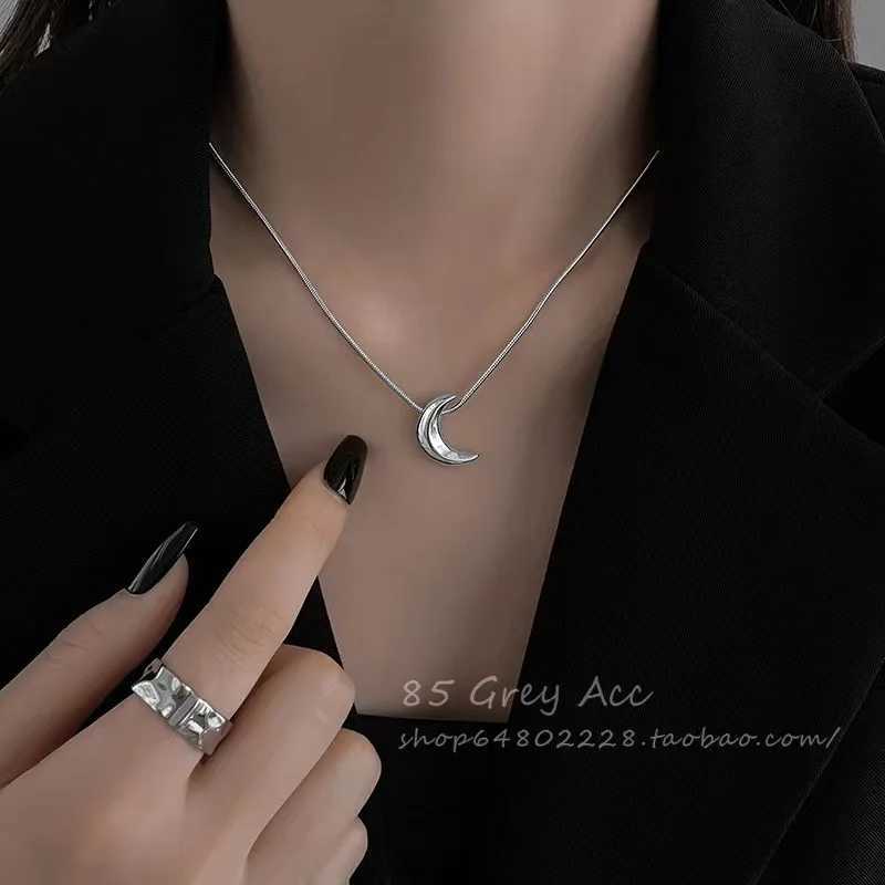 Cute Simple Moon Pendant Necklaces For Women Bohemia Silver Color Chain Choker Necklace Metal Jewelry Bijoux Collares H260406