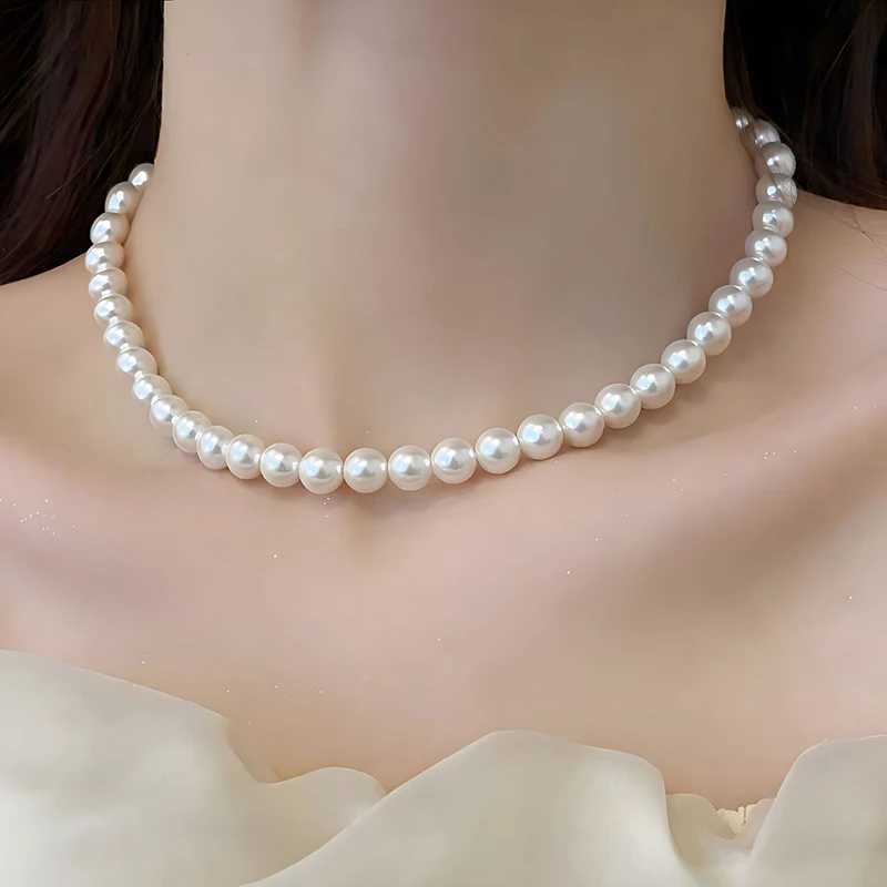 Fashion Elegant White Imitation Pearl Chokers Necklace For Women Men Wedding Banquet Necklaces Vintage Handmade Jewelry Gift H260406