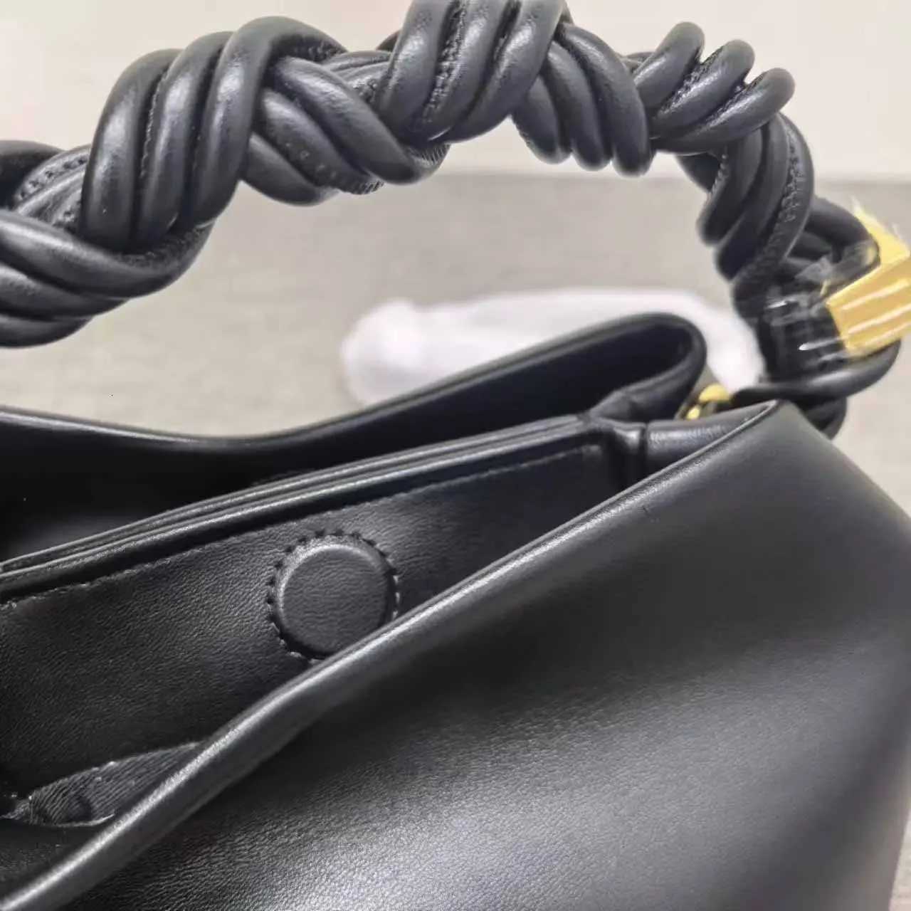 2026 Hot Paris Designer Moon Hexagonal Woven Shoulder Handbag Casual Crossbody Bag for Women with Premium Feel Ins New Trendy C260406