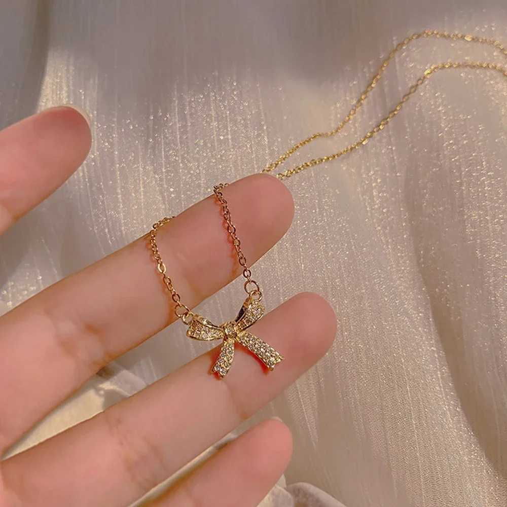 Exquisite Copper Inlaid Zirconia Bow Pendant Necklace for Women Girls Sweet Clavicle Chain Bridal Wedding Jewelry Accessories H260406