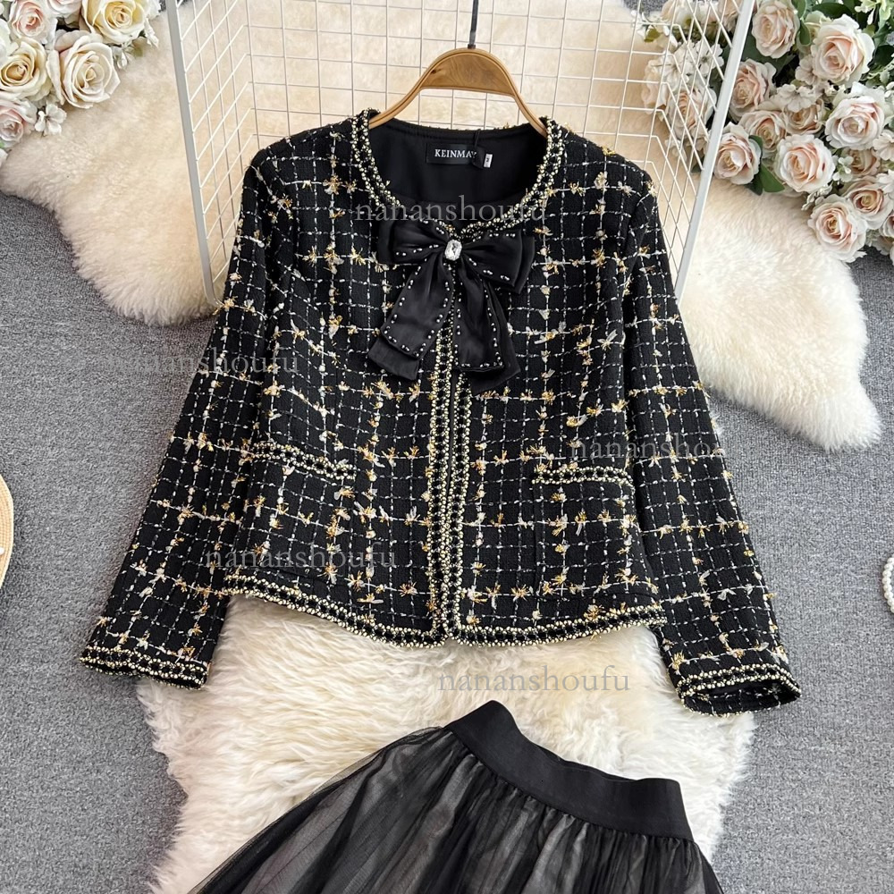 2026 Designer Set Luxury Fashion Brand Women's Elegant Embroidery Coarse Twill Round Neck Bow Jacket Top High Waist Mesh Mesh Maxi Skirt Date Ver