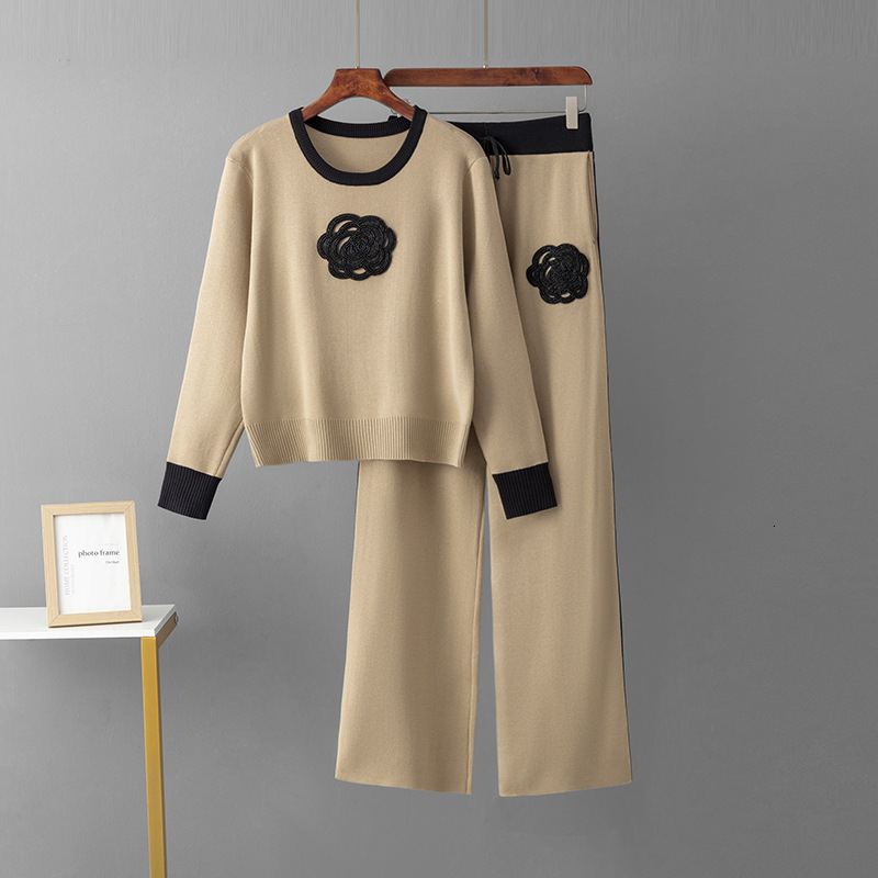 2026 Designer Set Luxury Fashion Camellia Knitted Embroidered Round Neck Hoodie Outdoor Leisure Sports Straight Tube Loose Pants Basic Women's Cl