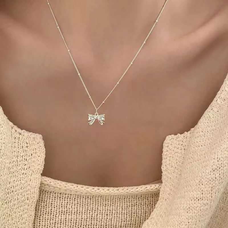 Silver Color Smooth Bow Pendant Necklace Womens Collar Chain Minimalist Neck Chain Birthday Gift Light Luxury Jewelry H260406