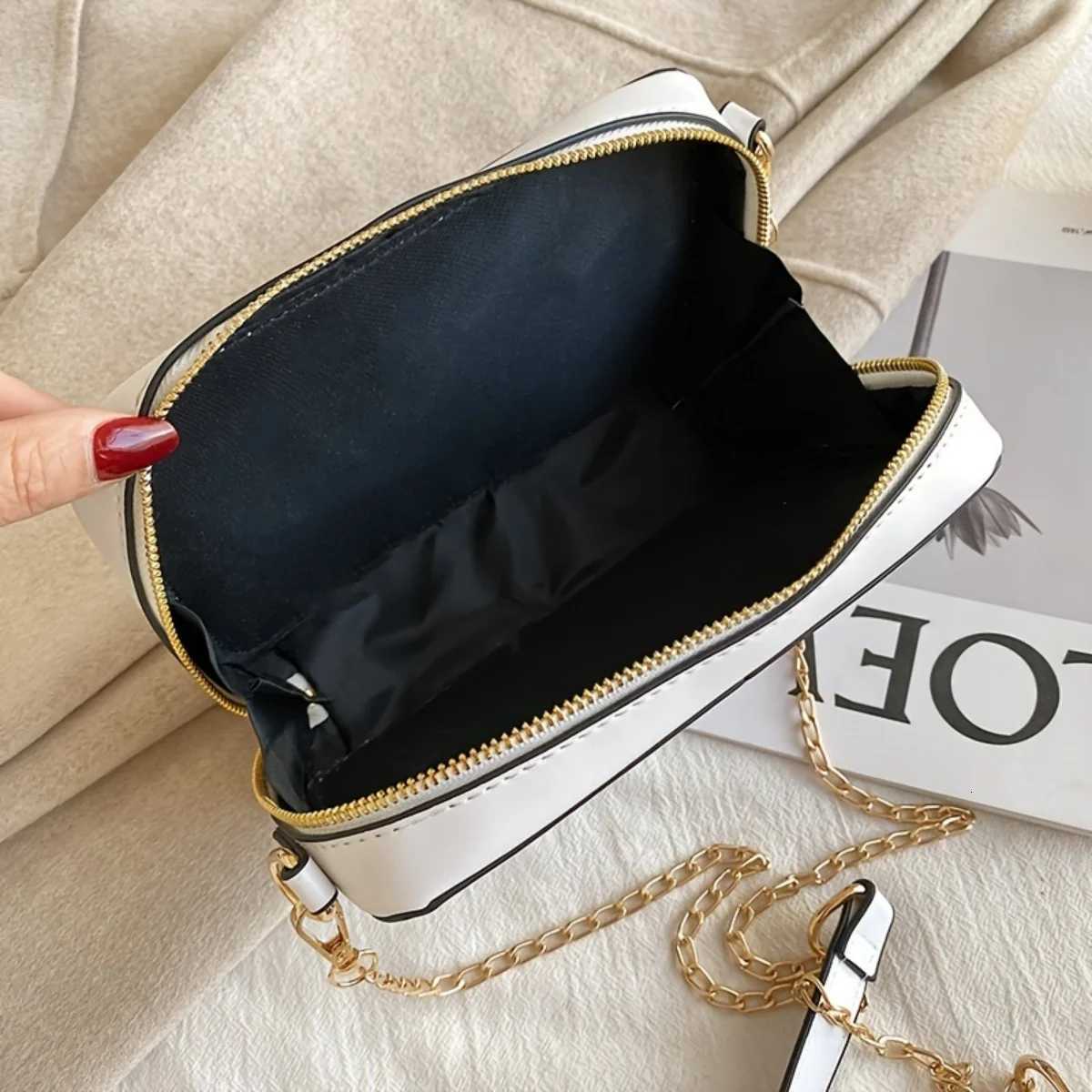Womens Funny Personalized Tape Audio Tape PU Crossbody Bag Versatile Chain Shoulder Bag C260406