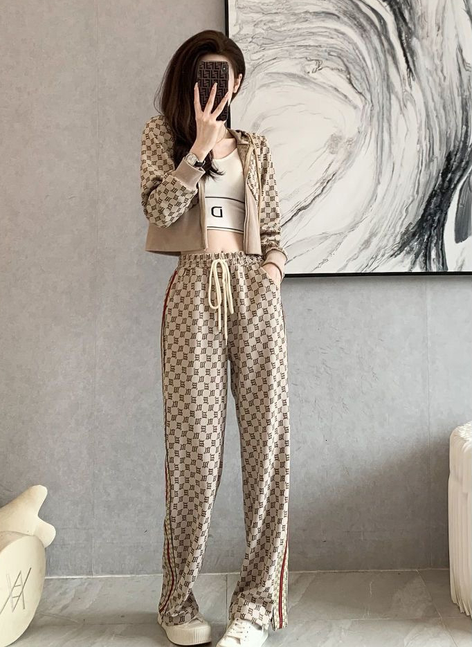 2026 Designer Set Luxury Fashion Geometric Printed Sports Top Summer Versatile Lightweight Women's Zipper Hoodie Loose Casual Pants Two Piece Set