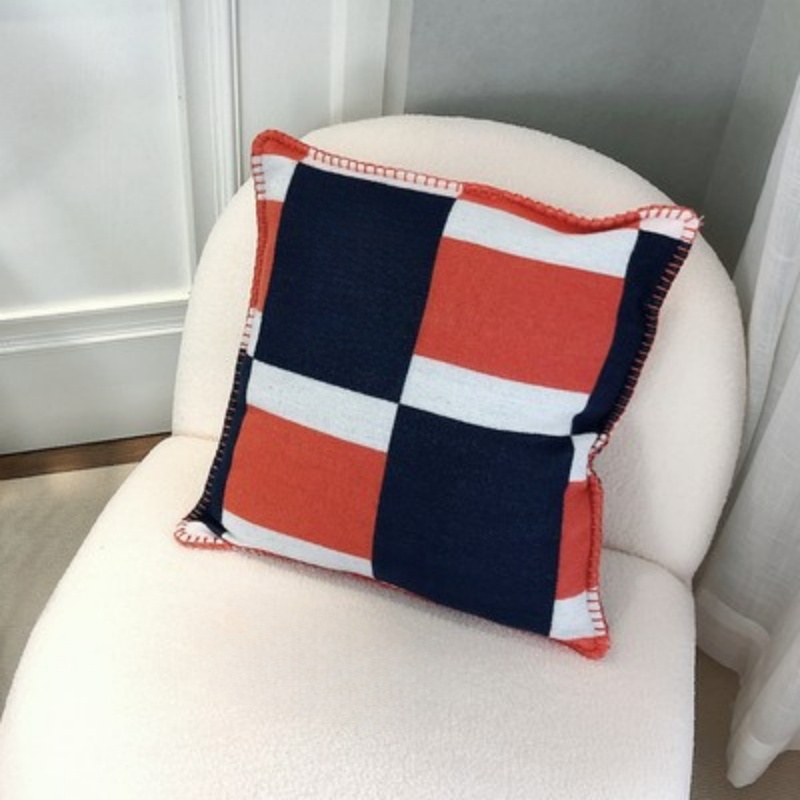 Designer Pillow Case Luxury Brand Pillow Cashmere Pillow Sofa Cushion Pillow Letter Pillow Case Light Luxury Sleeping Sofa Pillows