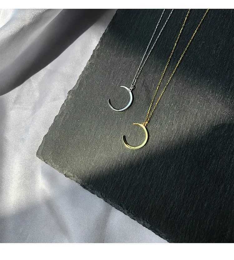 Retro Simple Cute Moon Necklaces for Women Clavicle Chain Alloy Crescent Pendant Holiday Gift Fashion Gothic Jewelry Wholesale H260406