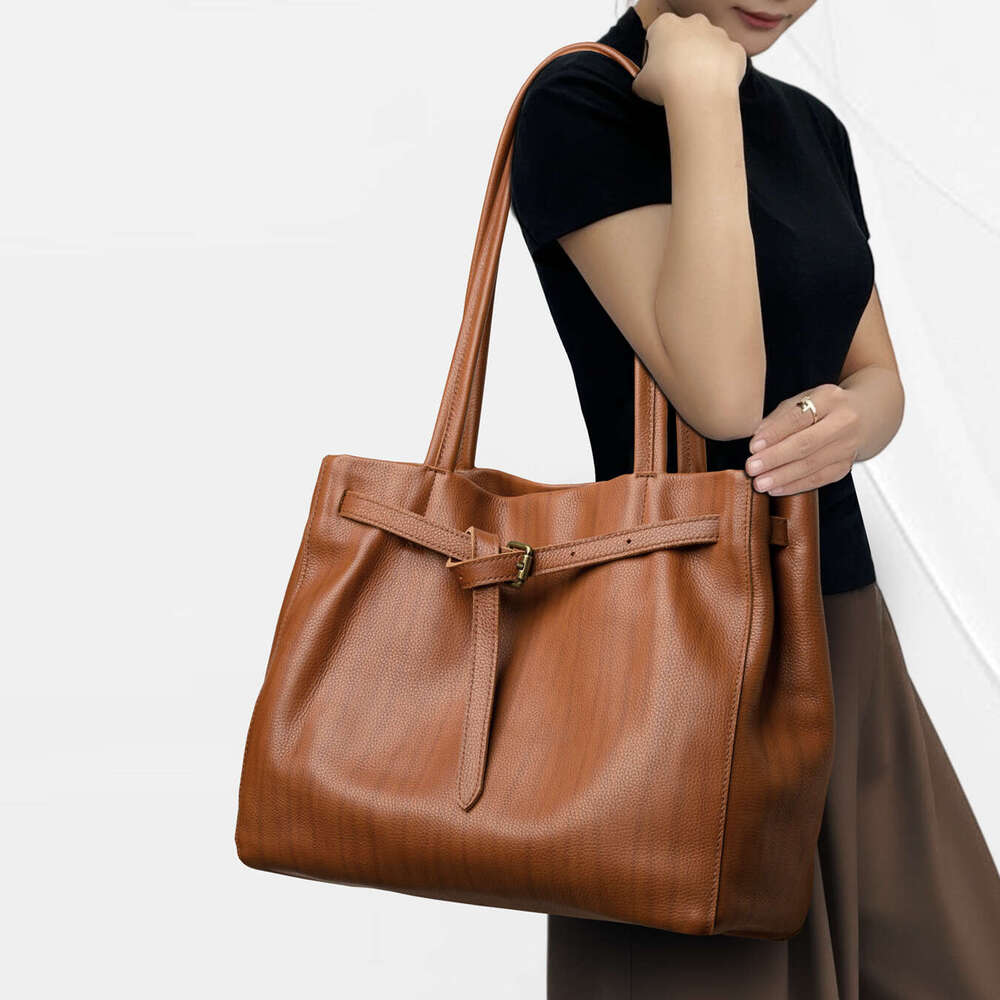 CCAMO Women S Bag Is A Versatile Everyday Genuine Leather Large Capacity Shoulder Underarm Available For Wholesale And Dropshipping From The Factory S