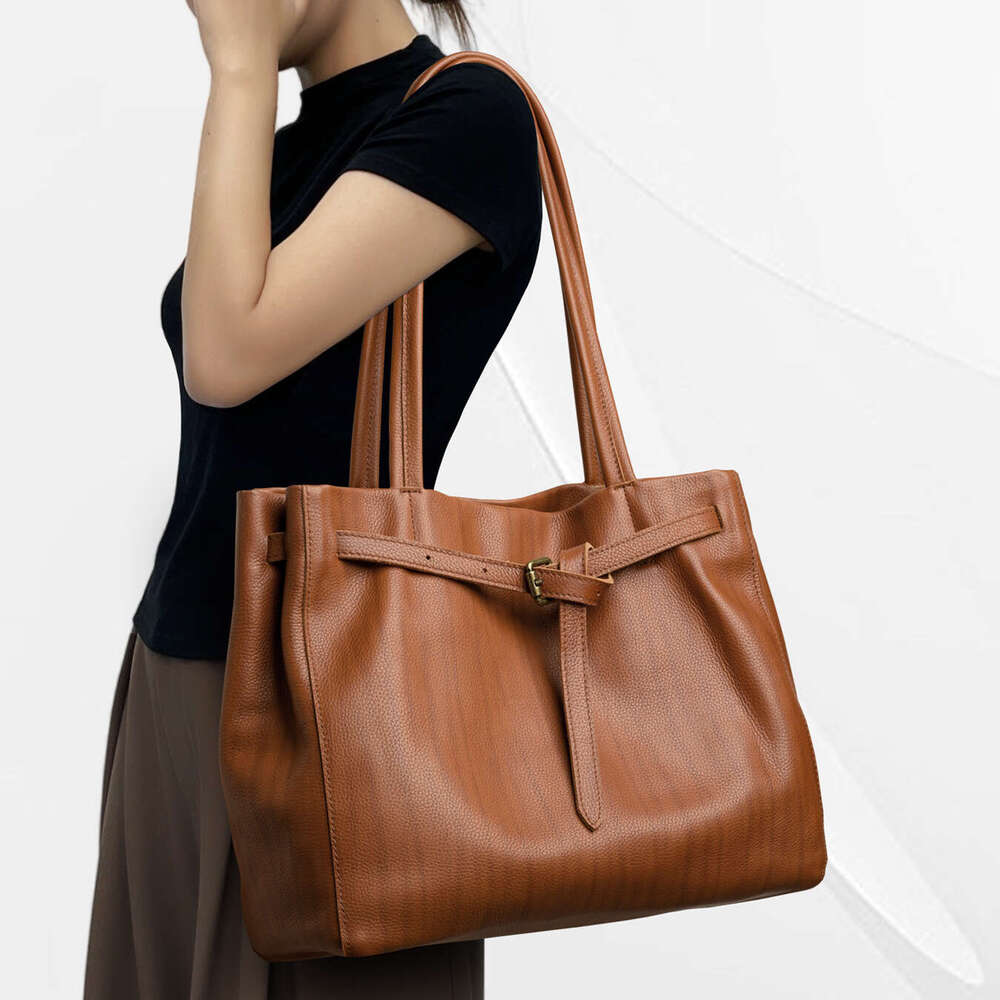 CCAMO Women S Bag Is A Versatile Everyday Genuine Leather Large Capacity Shoulder Underarm Available For Wholesale And Dropshipping From The Factory S