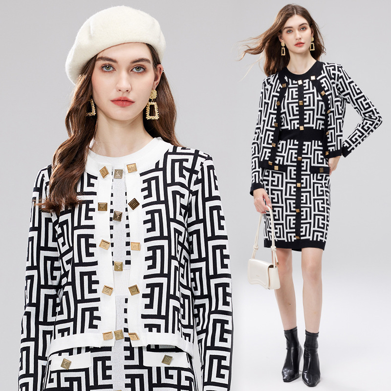 2026 Designer Set Luxury Slim Fit High Waist Color Blocked Dress Fashionable Single Breasted Striped Cardigan Basic Women's Two-piece Set Busines