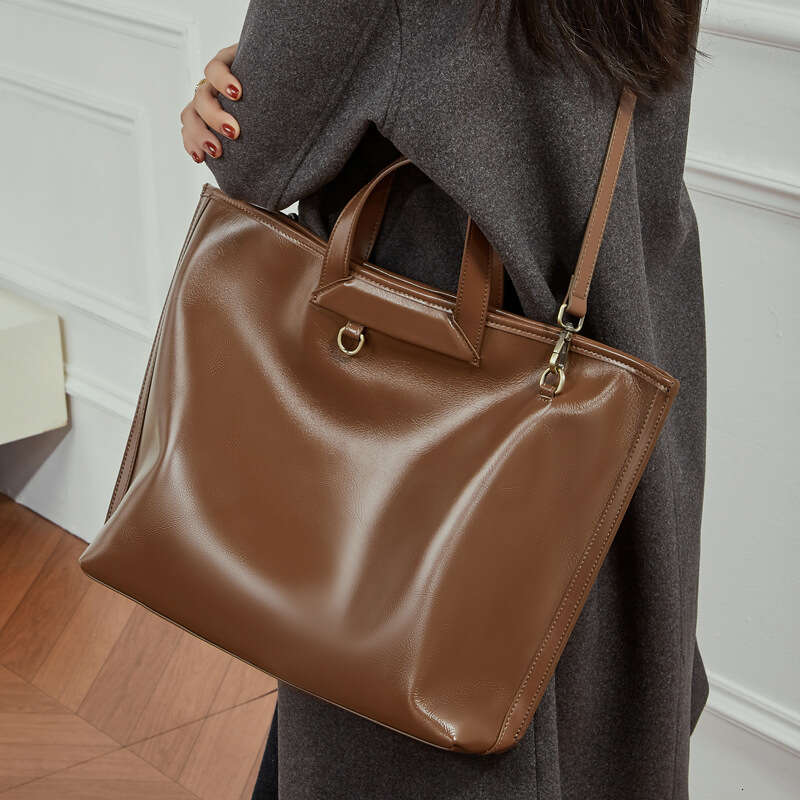 Foreign Trade Top Layer Vegetable Tanned Cross Border Guangzhou Genuine Leather Women S Large Capacity Commuter Handbag Tote Single Shoulder Crossbody