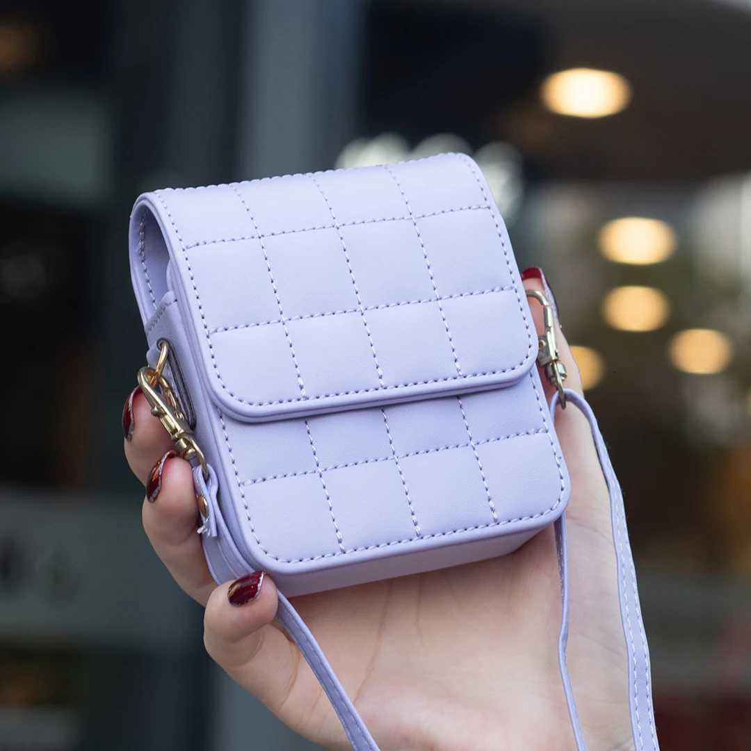 Crossbody Lanyard Leather Case For Samsung Galaxy Z Flip 7 6 5 4 3 5G Case Fashion Mini Phone Bag Shockproof Pocket Purse Cover C260406