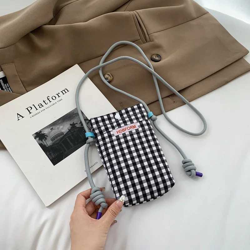 Small Checkered Mobile Phone Crossbody Bag Mini Shoulder Bag Trendy and Fashionable Small Shoulder Bag for Shopping One Piece C260406