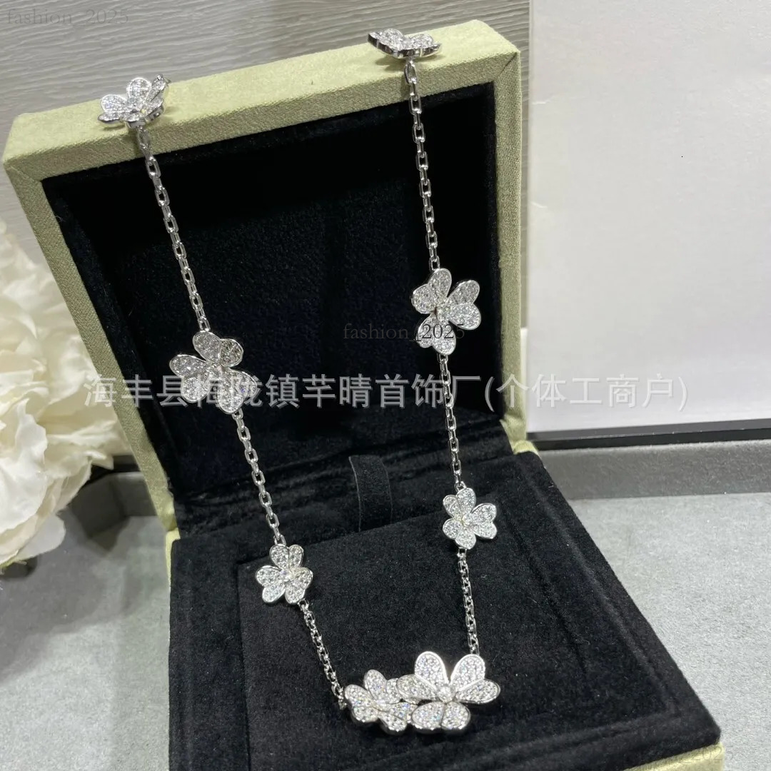 Designer Vancleeefnecklace Jewelry Clover Necklace New Gold Vanty Cleeff Necklace Necklace Diamond Smooth Surface Plated Fashion Vanly Cleeffly Necklace 07c