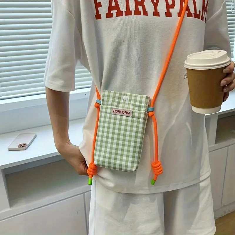 Small Checkered Mobile Phone Crossbody Bag Mini Shoulder Bag Trendy and Fashionable Small Shoulder Bag for Shopping One Piece C260406