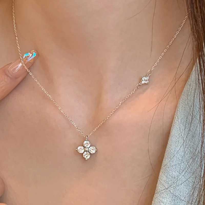 Light Luxry Flower Inlaid Zircon Necklace for Women 2025 New Trend Chain Neckalce Party Jewelry Gifts H260406