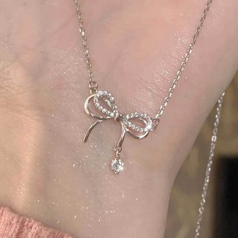 Korean Crystal Bowknot Pendant Necklaces For Women Cute Shiny Bow Clavicle Choker Necklace Sliver Chains Fashion Jewelry Gifts H260406