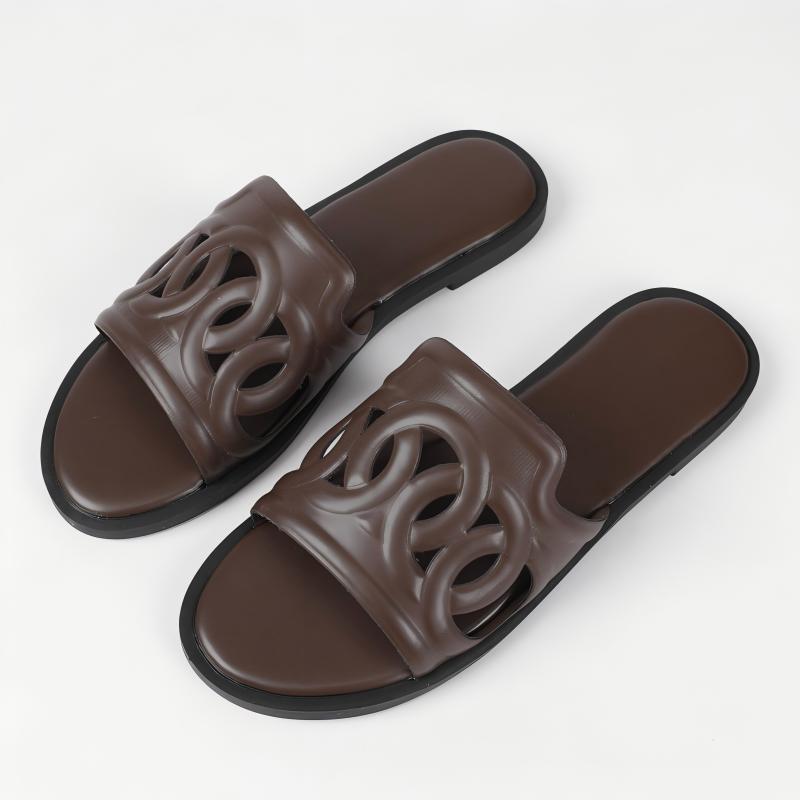2026 Summer New Fashion Trend Luxury Designer Sandals Outdoor Home Casual Flat Slippers Beach Shoes for Women