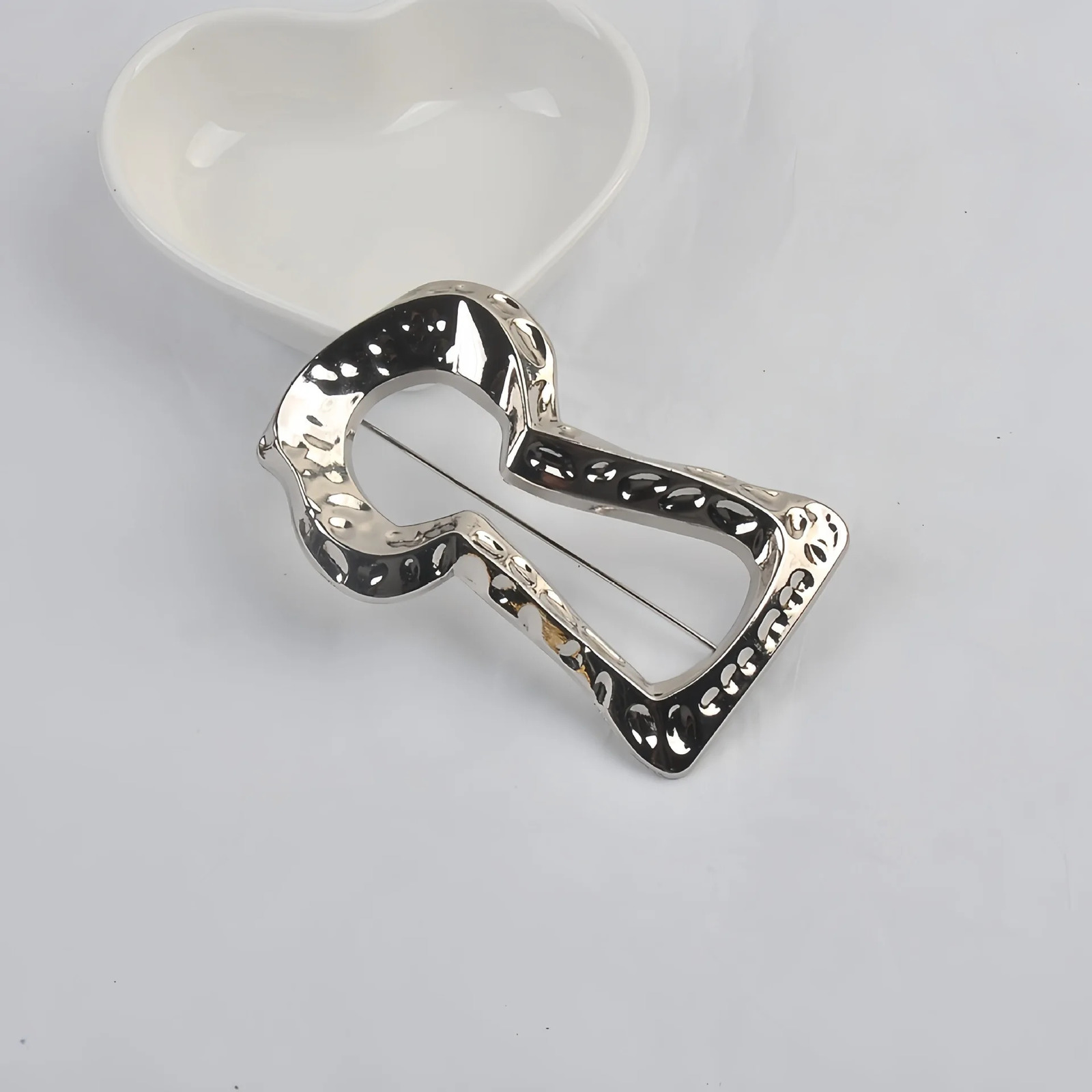 Arrival Gold Large Keyhole Brooch Fashion Lapel Pin for Coat Trench Suit Fur Jacket Accessory 260403BJ - view 7