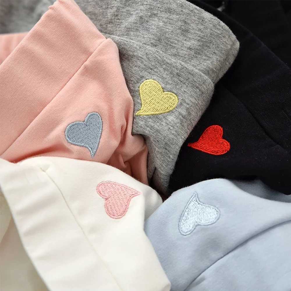 1pcs Girls Skirt JK Pleated Skirt With Heart Embroidery Fashion Solid Color Casual Loungewear Basic Childrens Short skirts H260407