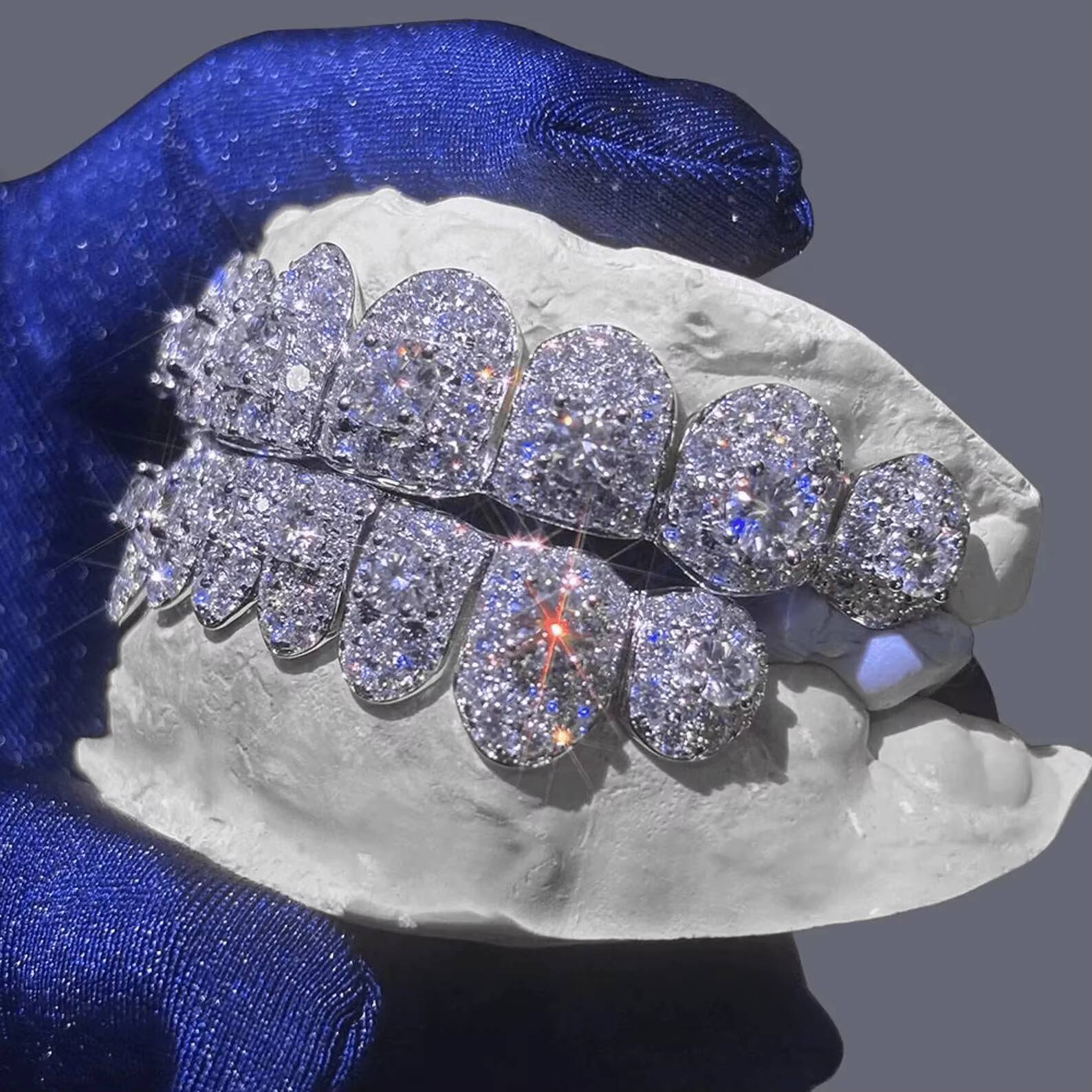 Vvs Bigger Moissanite Hand Made Hip Hop Iced Out Custom Teeth Grillz 925 Sterling Silver Dripping Grillz for Teeth