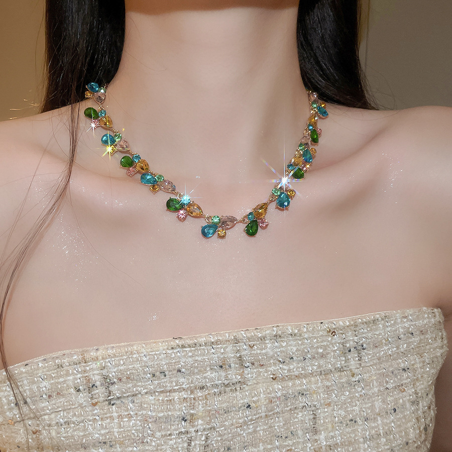 European American light luxury zircon water drop necklace earring jewelry set, unique and elegant, niche high-end feel, super shiny collarbone chain - view 4