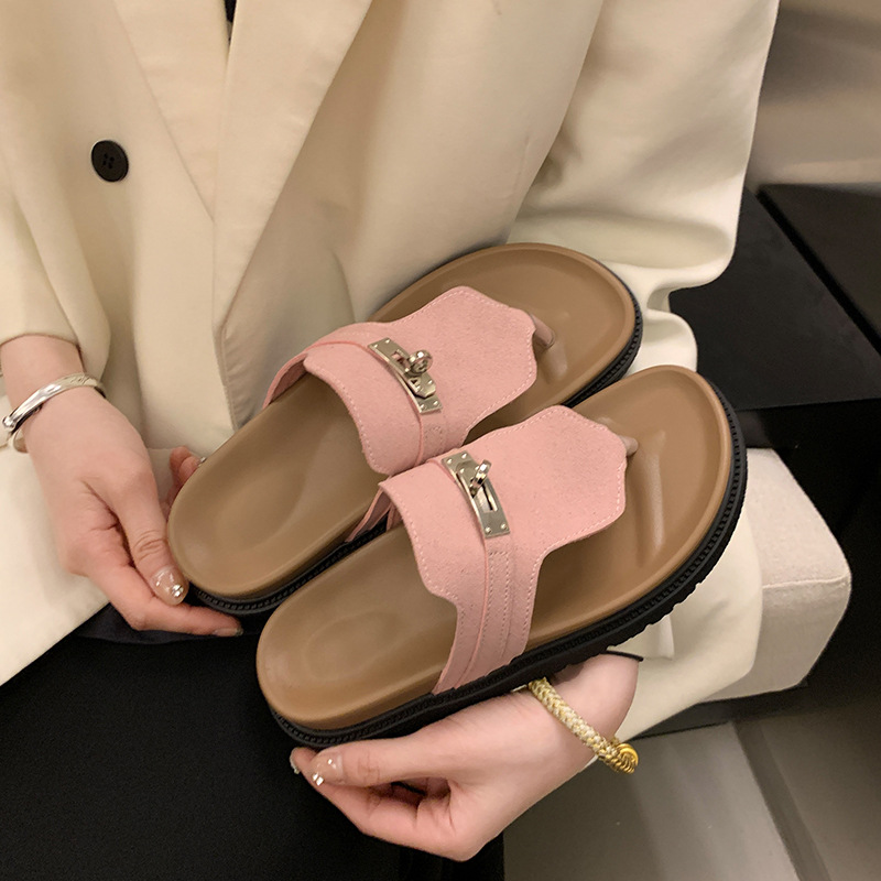 2026 summer new outdoor leisure clip toe designer slippers breathable classic metal buckle beach shoes sandals for women
