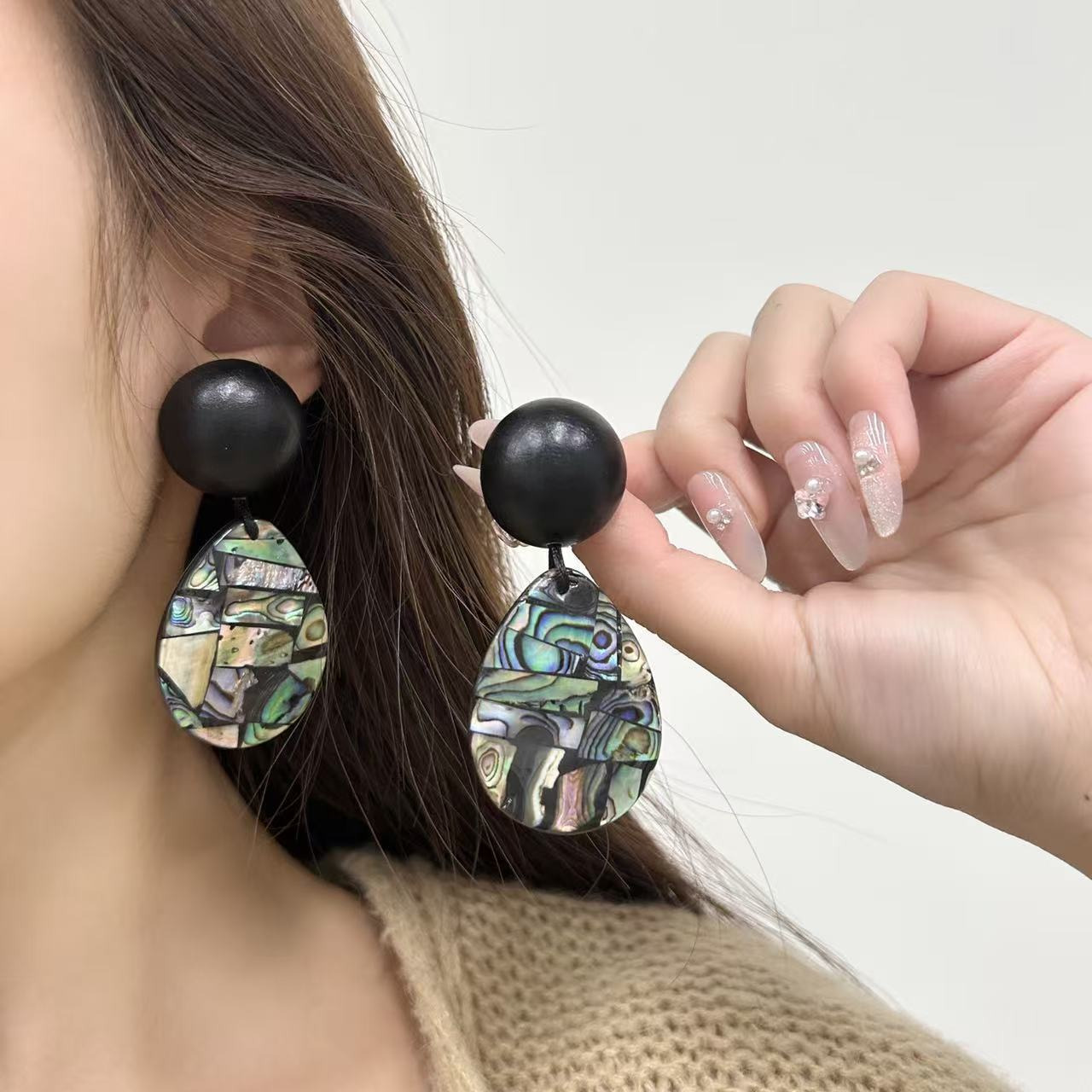 European and American cross-border retro abalone shell earrings for women, fashionable and exaggerated handmade splicing earrings, foreign trade jewel