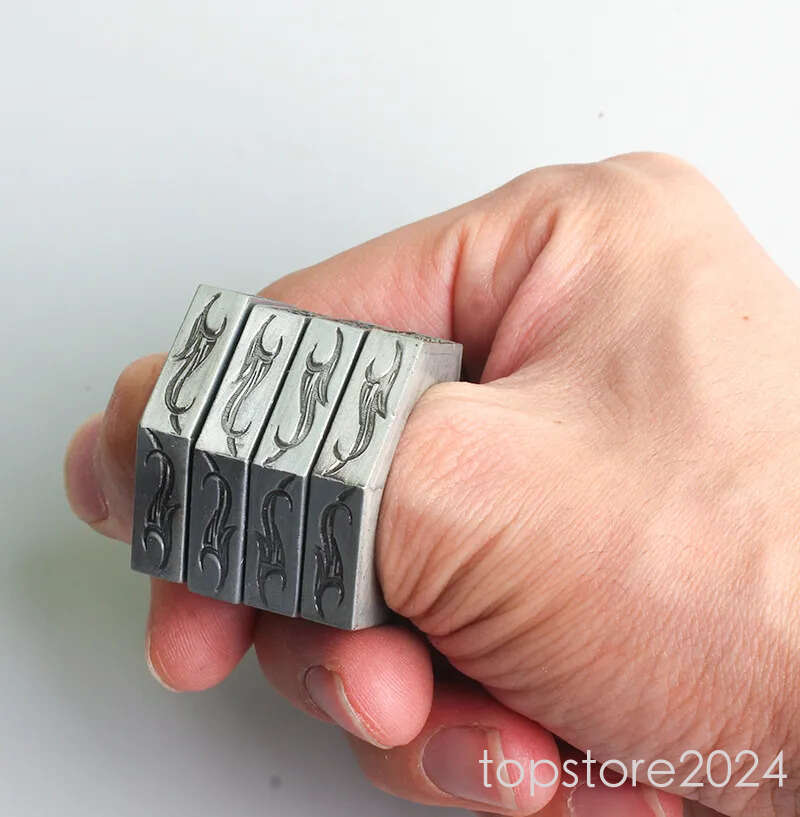 Brass Knuckles Self-defense Four-finger Wrench Ring Multi-functional Finger Tiger Outdoor Broken Window Survival Self-rescue Tool Fist Buckle