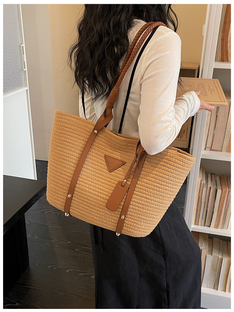 Women's woven straw bag large capacity 2026 summer new single shoulder crossbody bag luxury bag designer free delivery vacation beach bag backpac