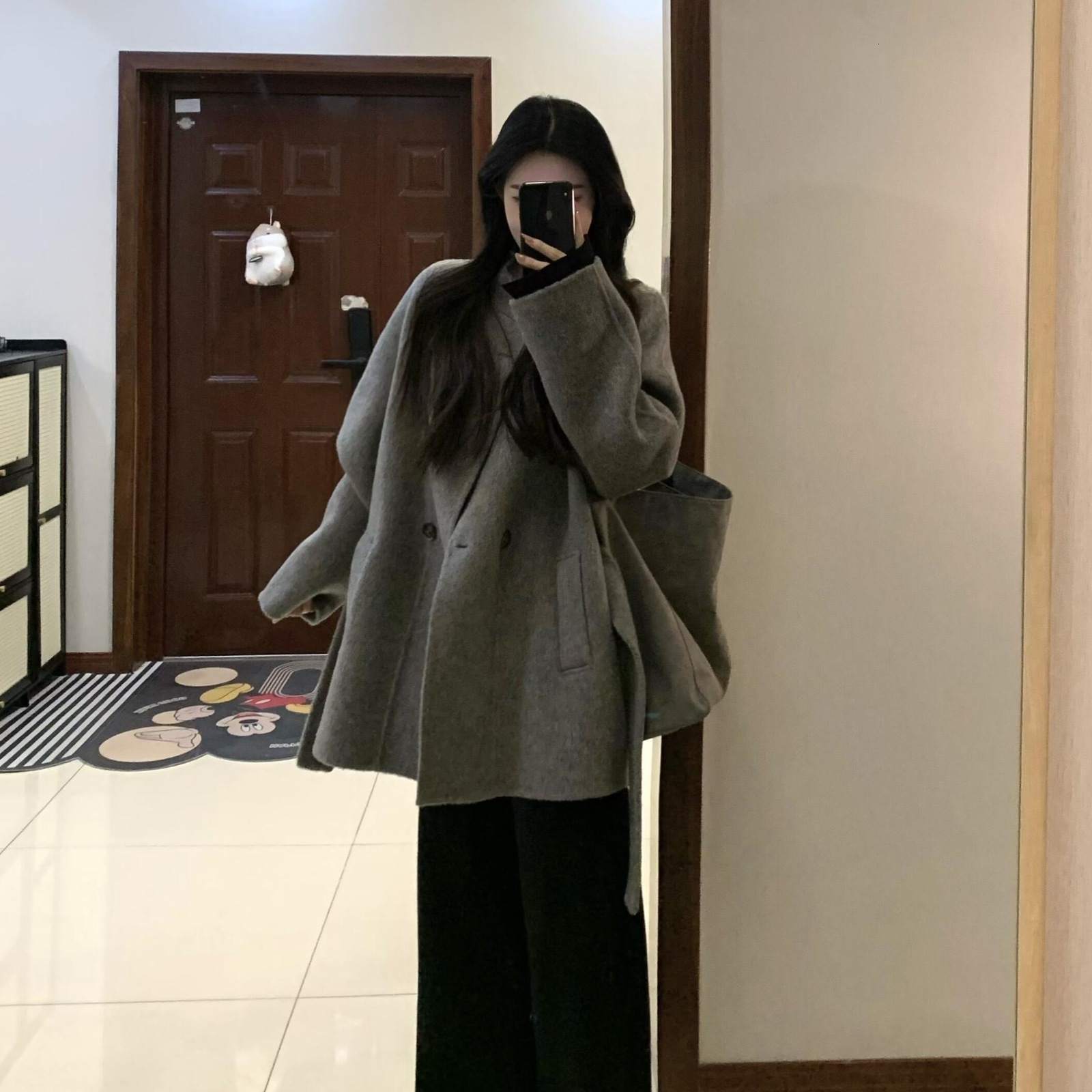 Midlength gray woolen coat for women 2025 autumnwinter collection Hepburn style woolen coat for petite women 251223