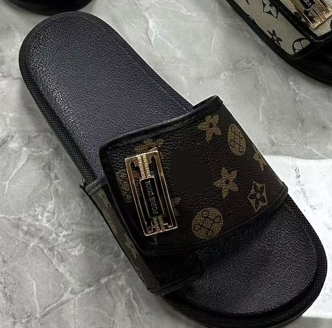 Men Slippers Fashion Summer Indoor Home Slides Bathroom Shoes Comfortable Soft Flip Flops Outdoor Sandals Beach Slippers