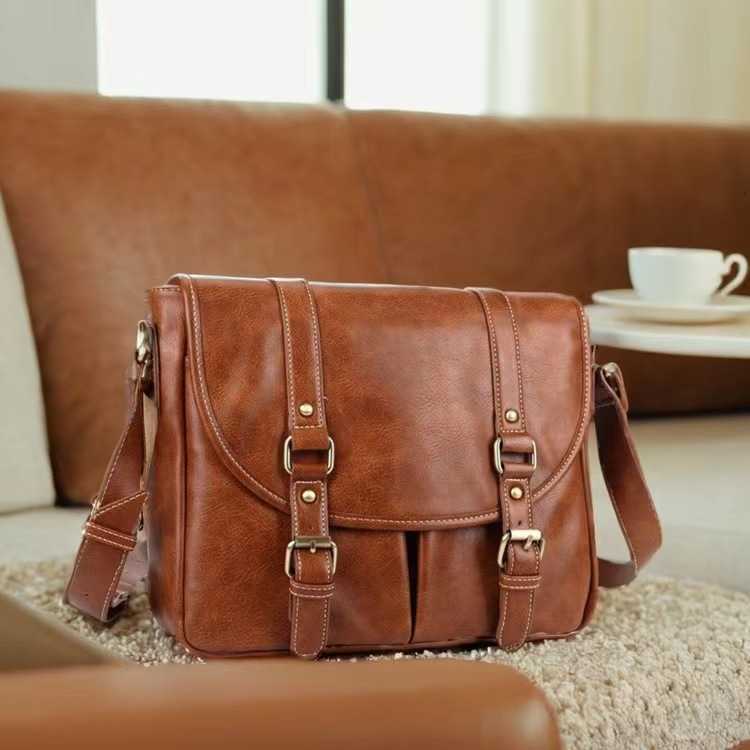 Hand-held European retro single-shoulder messenger bag made of PU leather, simple and versatile, suitable for all occasions, trendy men's bag.T25
