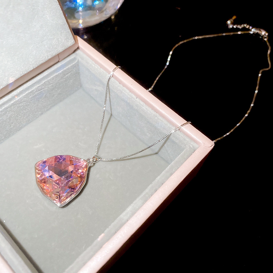 Silver needle French heart zircon necklace light luxury high-end fashion unique design niche appeal - view 8