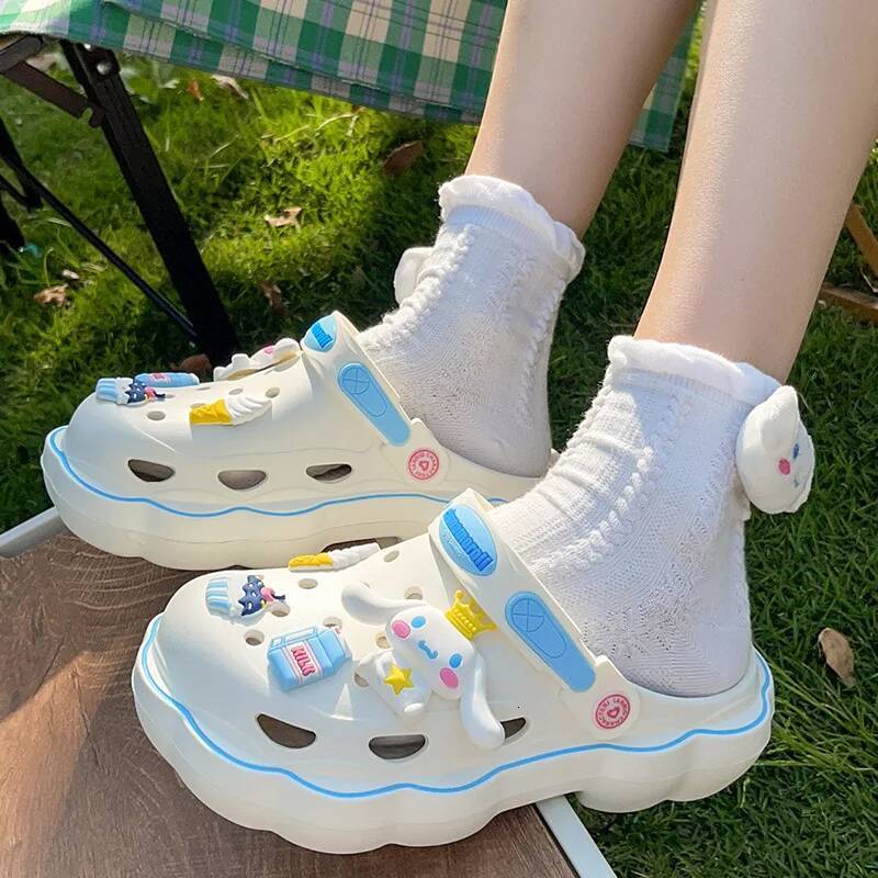 Cute Sanrio Hello Kitty Slippers Crocs Female Cartoon Accessories Outdoor Thick Bottom Eva Non-Slip Soft Sandals Gift
