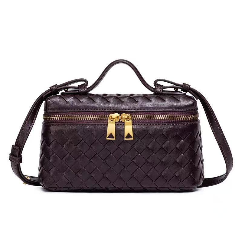 Handmade woven bag new small square bag, with a high-end handheld box bag feel, single shoulder and horizontal makeup bag
