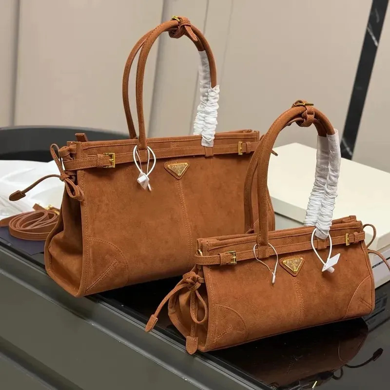 TOP Quality Tote Designer Shoulder Crossbody Winter Suede bag Black Wax Leather Advanced Luxury Large Wallet Classic Handbag