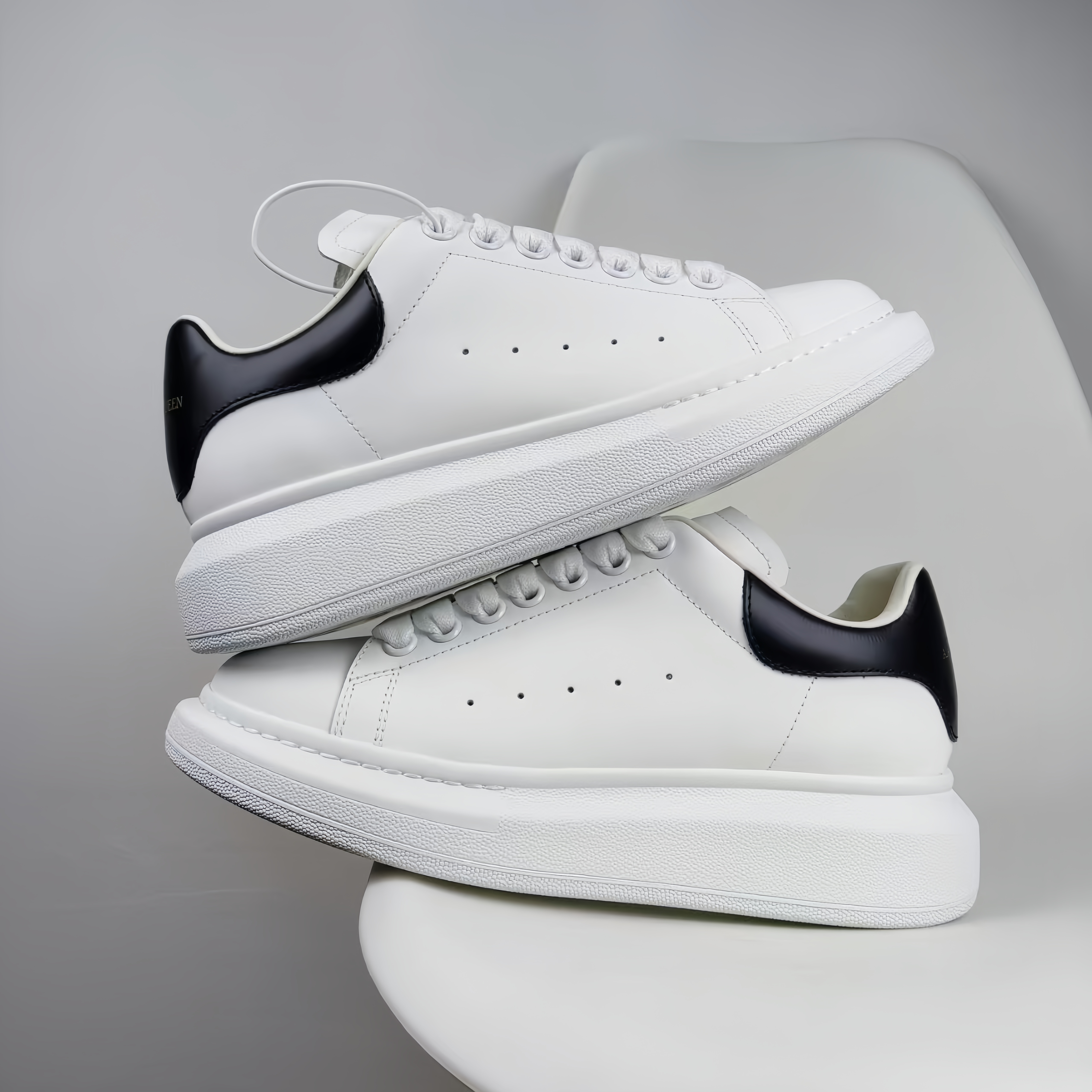 Designer MENCKOR New Low-top Thick-soled Height-increasing Woman Man White Black Pink golden dress shoe suede Flat Heel walk lace run Outdoor shoes size 36-45