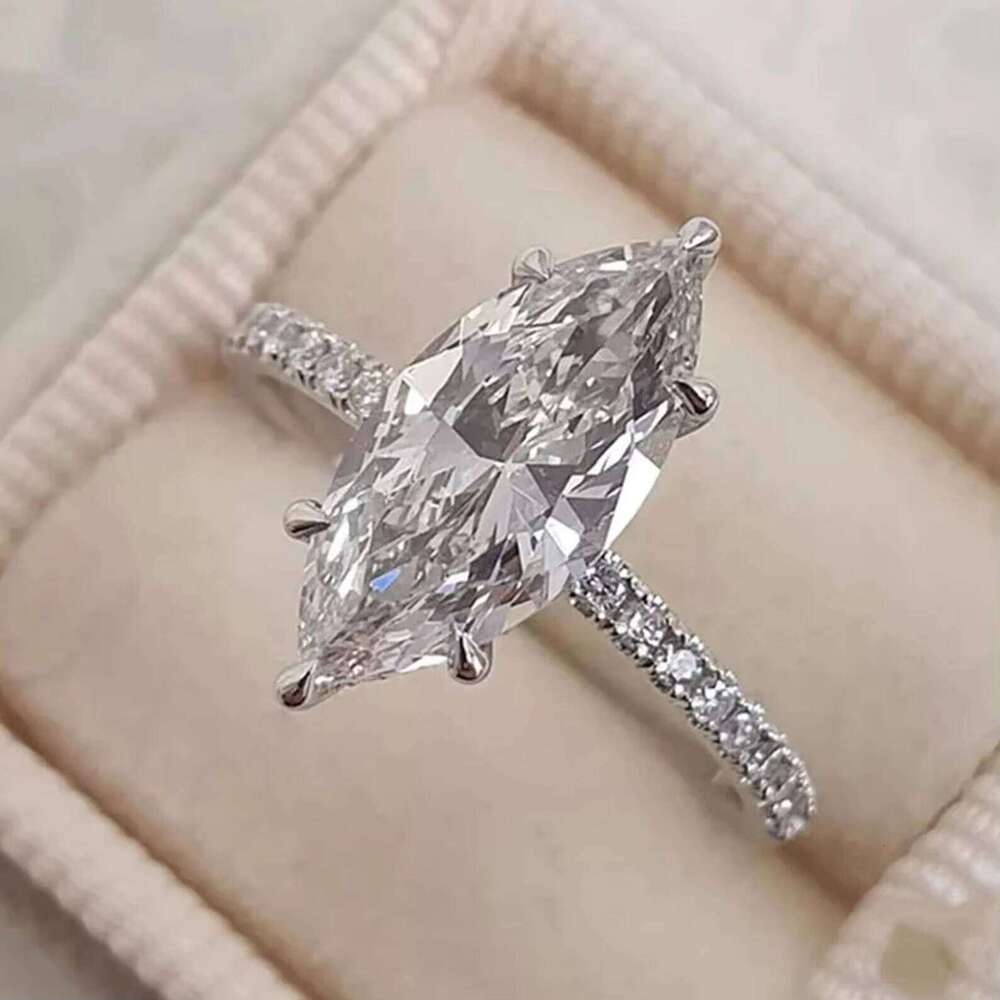 925 sterling silver marquise-shaped moissanite engagement ring, exquisite custom-made rings and other diamond jewelry